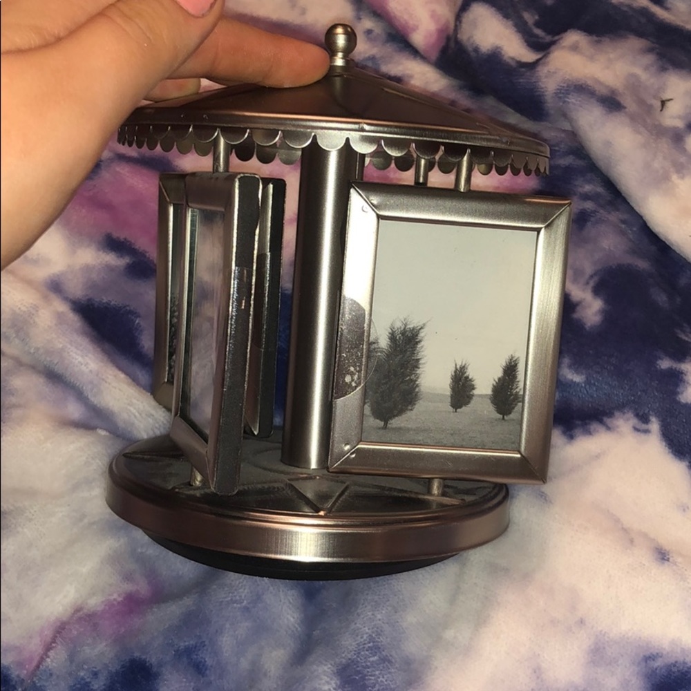Carnival, moving picture frame, silver